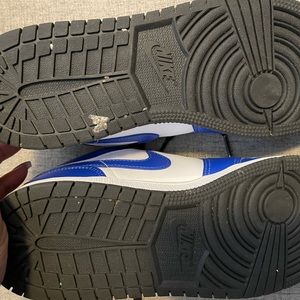 Jordan 1s Blue and White Size Youth 6.5 Excellent condition